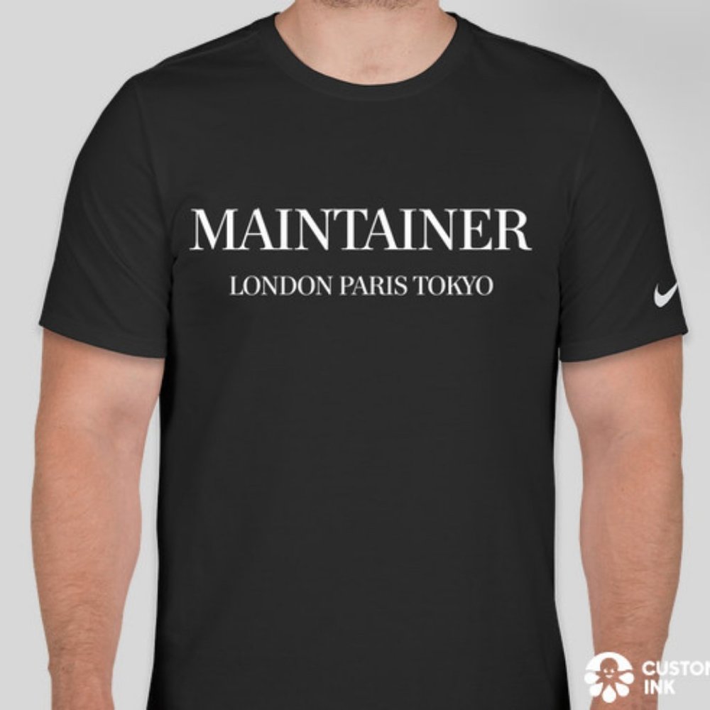 Mens T shirt. Big logo. 100% cotton. Regular fit.